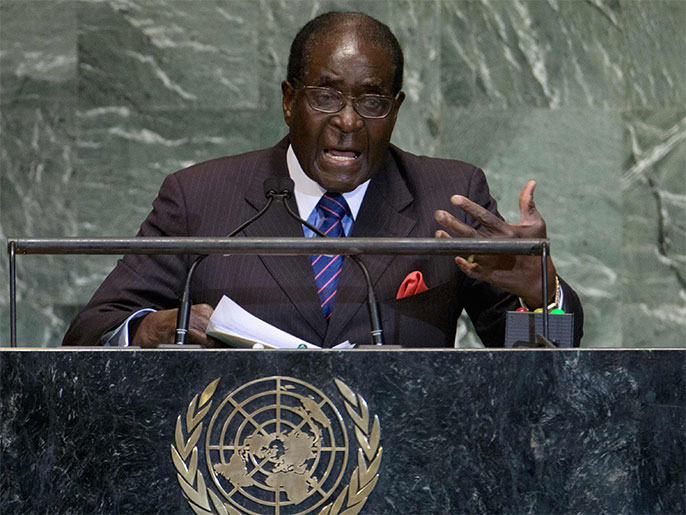 روبرت موغابي يتولى السلطة منذ 1980  (رويترز-أرشيف)