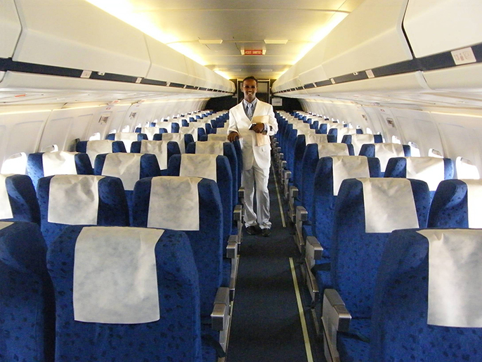 داخل إحدى الطائرات المملوكة للشركات الصومالية (الجزيرة نت)