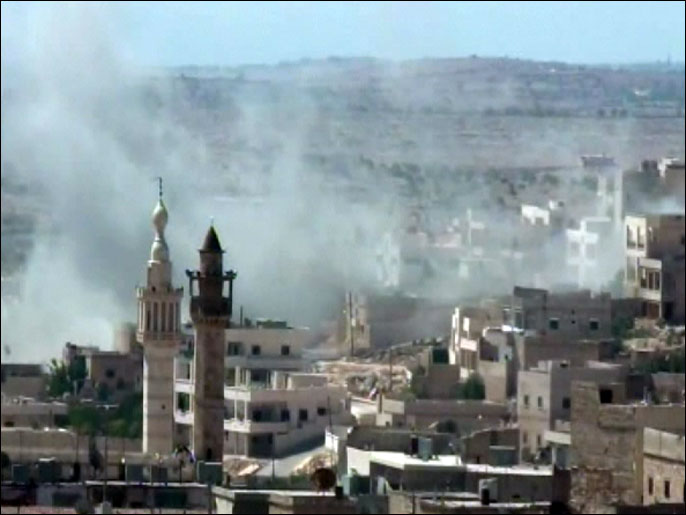 الجيش النظامي يواصل قصفه العشوائي على مناطق متفرقة بسوريا (الجزيرة)