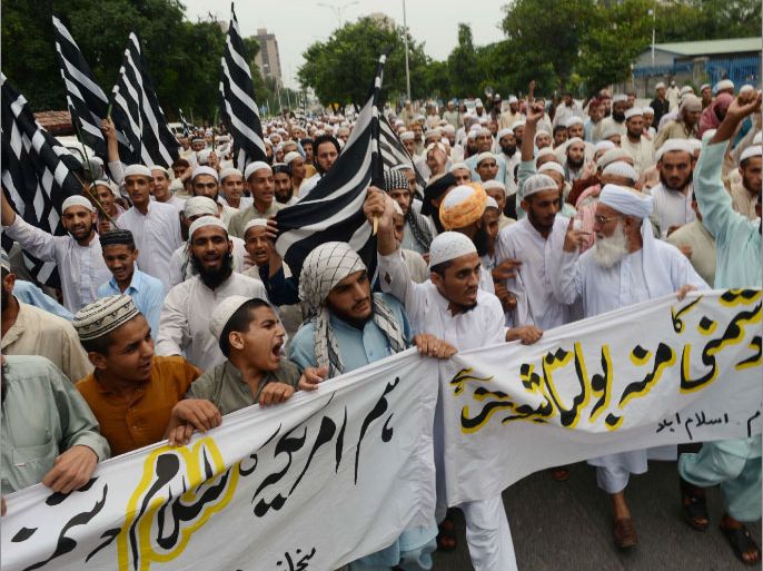 Pakistani activists of Jamiat Ulma e Islam shout slogans during a rally against an anti-Islam movie in Quetta on September 16, 2012. Pakistan blocked access to the video on the Internet and beefed up security around US diplomatic missions, following attacks on American consulates and embassies in Libya, Egypt and Yemen. A total of 17 people have died in violence linked to the film, including four Americans killed in Benghazi, 11 protesters who died as police battled to defend US missions from mobs in Egypt, Lebanon, Sudan, Tunisia and Yemen, and the two US soldiers in Afghanistan. AFP PHOTO / FAROOQ NAEEM