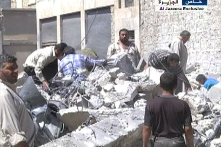 آثار قصف الطيران الحربي لمدينة الباب بريف حلب
