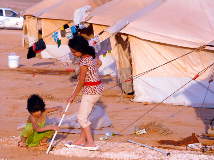 ‪العواصف الرميلة تتسبب بمشاكل تنفسية للاجئين بمخيم الزعتري بالأردن‬  (الأوروبية)