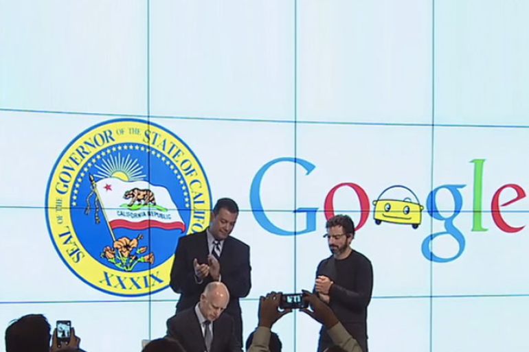 مراسم توقيع قانون ينظم عمل السيارات ذاتية القيادة في كاليفورنيا - غوغل/يوتيوب