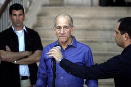 GAL007 - JERUSALEM, -, - : Former Israeli prime minister Ehud Olmert speaks to the press following a sentence hearing in his corruption case at Jerusalem's District Court on September 24, 2012.
