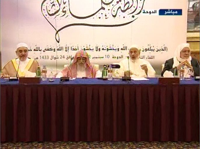 جانب من المؤتمر الصحفي الذي تعقده "رابطة علماء الشام" للإعلان عن تأسيسها رسميًّا، بحضور نخبة من علماء ومشايخ سوريا.