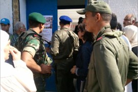 الجيش التونسي ساهم في انجاح انتخابات 23 أكتوبر/تشرين الأول 2011 (الجزيرة نت)