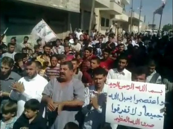 مظاهرات شعبية بعدة مناطق تطالب برحيل نظام الأسد