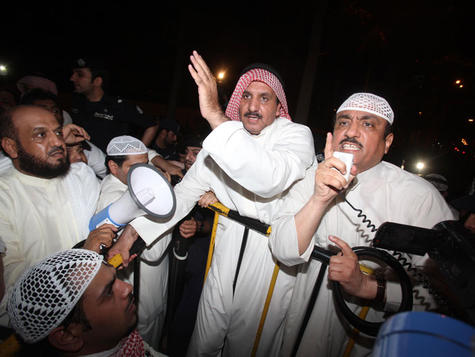 البراك (يمين) أكد أن الشعب الكويتي لن يسمح بحكم البلاد بشكل استبدادي (الفرنسية)