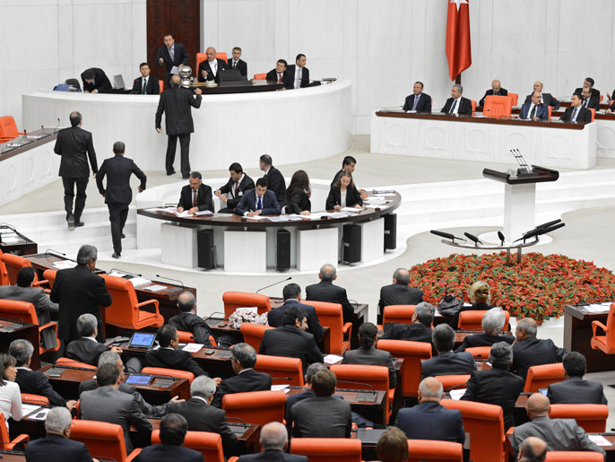 البرلمان التركي أجاز للحكومة الأمر بعملية عسكرية بسوريا (الأوروبية)