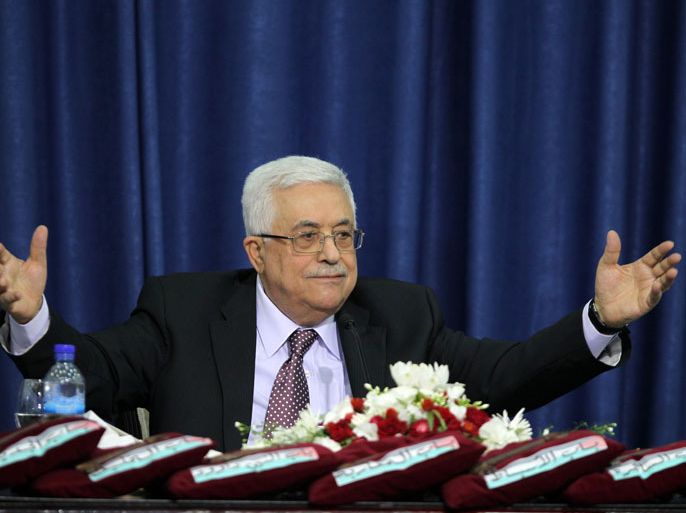 - RAMALLAH, WEST BANK, - : Palestinian leader Mahmoud Abbas gives a speech in the West Bank city of Ramallah after he was given the keys to Jerusalem by families living in the holy city on October 13, 2012. AFP PHOTO /ABBAS MOMANI