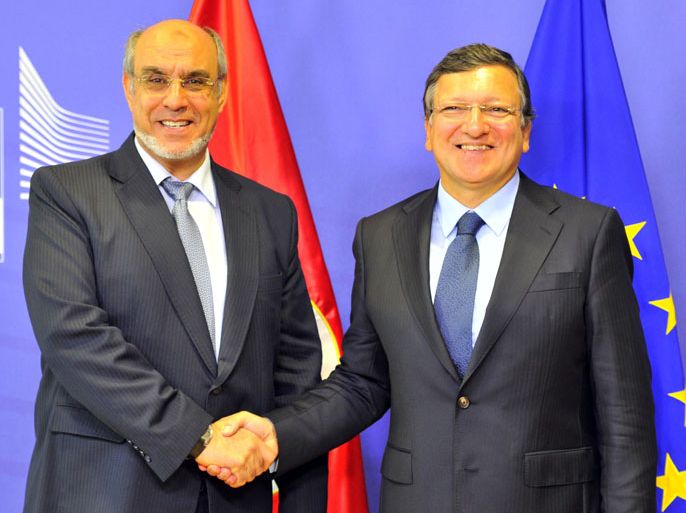 European Commission Chairman Jose Manuel Barroso (R) welcomes Tunisian Prime Minister Hamadi Jebali (L) on October 2, 2012 before their working session at EU headquarters in Brussels. AFP PHOTO / GEORGES GOBET