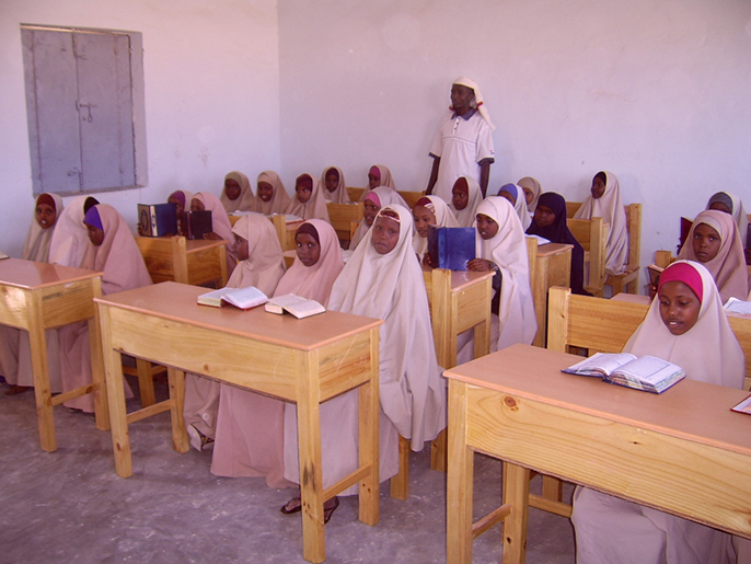 ‪طالبات في مدرسة دار القرآن في بوصاصو‬ (الجزيرة)