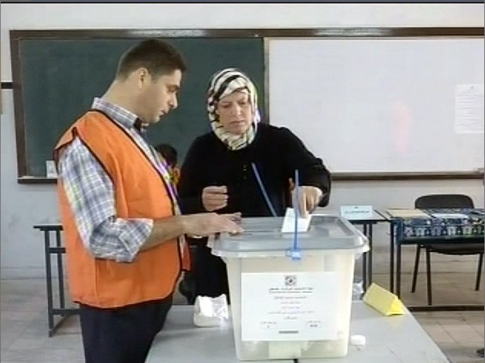 بدء عملية الاقتراع في الانتخابات البلدية بالضفة