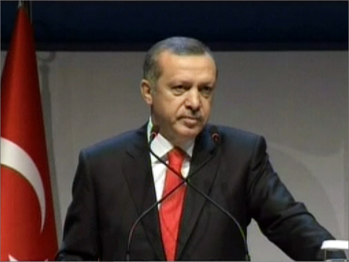 ‪أردوغان قال إن عدم تحرك الأمم المتحدة إزاء المذابح بسوريا يدينها بالظلم‬ (الجزيرة)