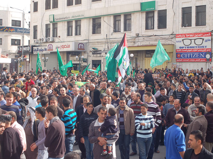 ‪مسيرة حاشدة بنابلس بمشاركة كافة القوى الوطنية والإسلامية‬ (الجزيرة نت)