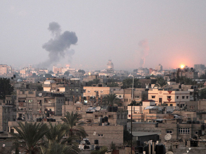‪‬ الاحتلال شن أكثر من مائة غارة على قطاع غزة منذ أمس(الفرنسية)