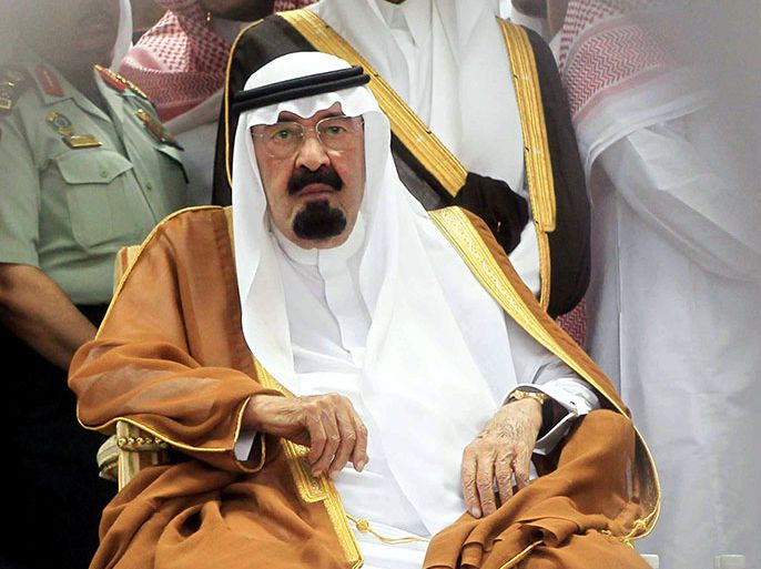 epa03270596 Saudi Arabia's King Abdullah bin Abdul Aziz (C) looks on during the funeral of the late Crown Prince, Deputy Prime Minister and Interior Minister Naif Bin Abdul Aziz at the Haram el-Sharif Great Mosque, in the holy city of Mecca, Saudi Arabia, 17 June 2012. Saudi Arabia on 17 June buried its heir apparent Naif bin Abdul Aziz following a funeral attended by mourning presidents and premiers from several countries. Naif's body