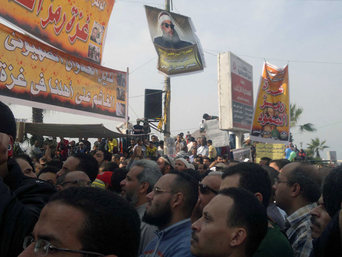 الآلاف يتظاهرون بالإسكندرية مطالبين بفتح باب الجهاد بغزة (الجزيرة نت)