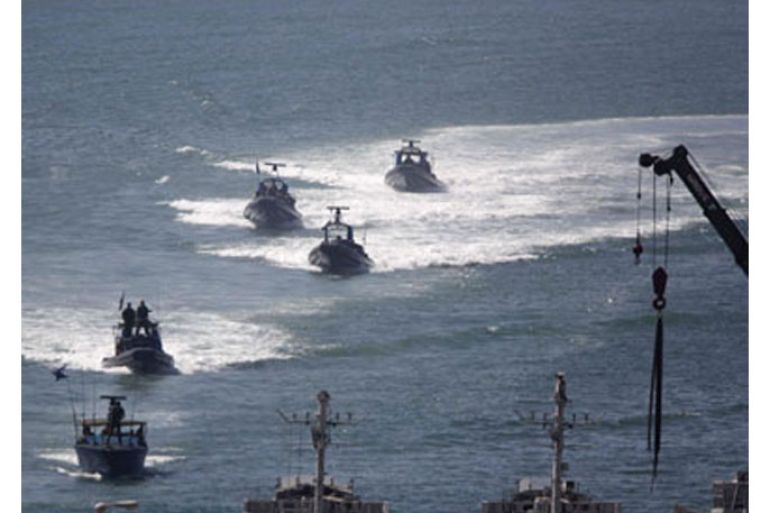 reuters\ israeli naval vessels approach the port of ashdod may 31, 2010. israeli marines stormed a turkish aid ship bound for gaza on monday and 10 pro-palestinian activists were killed, (رويترز)
