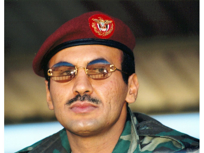 ‪أحمد صالح فقد منصبه رئيسا للحرس الجمهوري بالهيكلة الجديدة للجيش‬   أحمد صالح فقد منصبه رئيسا للحرس الجمهوري بالهيكلة الجديدة للجيش(الأوروبية-أرشيف)