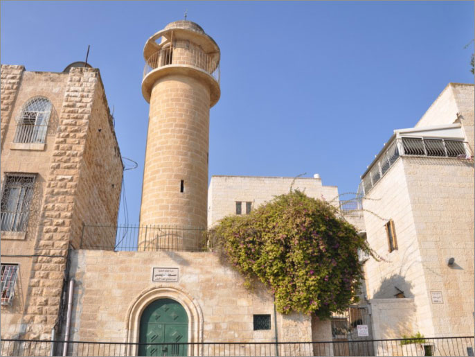 مسجد في حي الشرف أغلق وتهدده المصادرة لصالح الجمعيات الاستيطانية (الجزيرة)