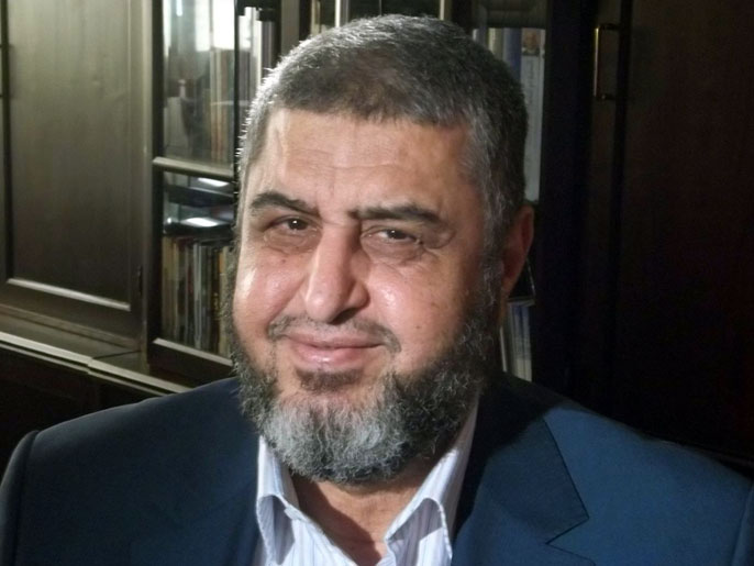 ‪الشاطر أبلغ الوفد أن مرسي هو الرئيس الشرعي المنتخب للبلاد‬ (الجزيرة-أرشيف)