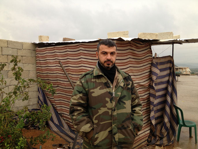 ‪النقيب أبو محمود يقول إن المخيم بحاجة لأن تتبناه  مؤسسة إغاثية‬  (الجزيرة نت)