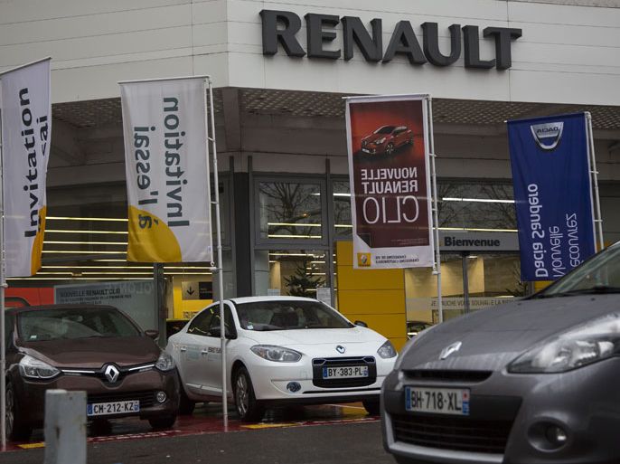 epa03508662 Cars by French automobile manufacturer Renault park in front of a dealership in Paris, France, 14 December 2012. European car sales fell for the 14th consecutive month in November, plunging 10.3 per cent compared with the same month last year, according to 14 December 2012 data that underscored how fiscal austerity and record high unemployment has engulfed the eurozone's biggest auto markets. The Brussels-based European Automobile Manufacturers' Association (ACEA) said total new car registrations in the European Union dropped to 926,486, compared with just over one million a year ago. EPA/IAN LANGSDON