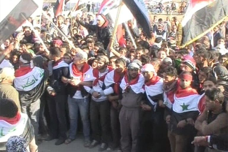 اعتصام آلاف العراقيين في مدينة الرمادي لليوم السابع