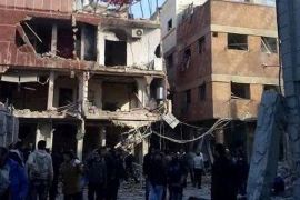 صورة نشرتها شبكة شام الإخبارية تظهر جانبا من الدمار بعد قصف طائرات سورية مخيم اليرموك بدمشق