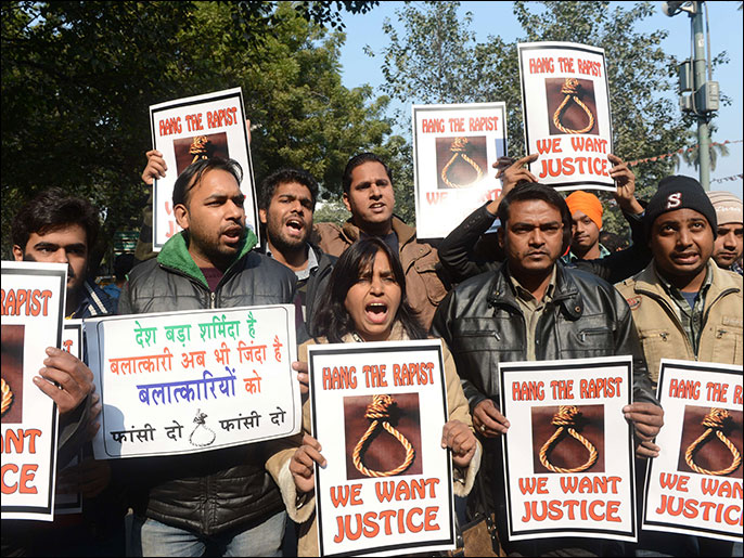 ‪أثارت حادثة الاغتصاب الجماعي للطالبة غضبا عارما في أنحاء الهند‬ (الفرنسية-أرشيف)