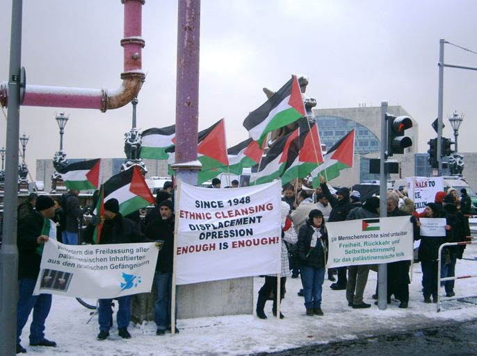 فلسطينيون و ألمان تظاهرو ا ببرلين ضد زيارة نتنياهو . الجزيرة نت