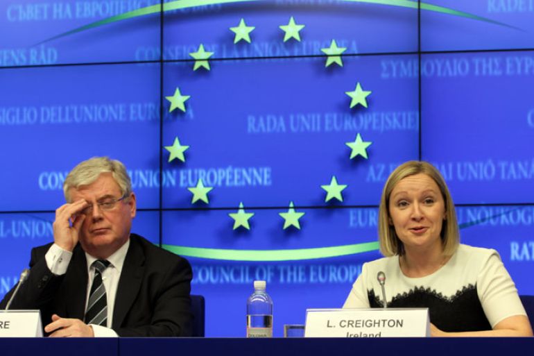 epa03512294 Irish Foreign Minister Eamon Gilmore and Irish Minister for European Affairs, Lucinda Creighton give a press conference to present the priorities of the Irish EU presidency in Brussels, Belgium, 17 December 2012. Ireland will take over the six-month rotating EU presidency on 01 January 2013. EPA/OLIVIER HOSLET