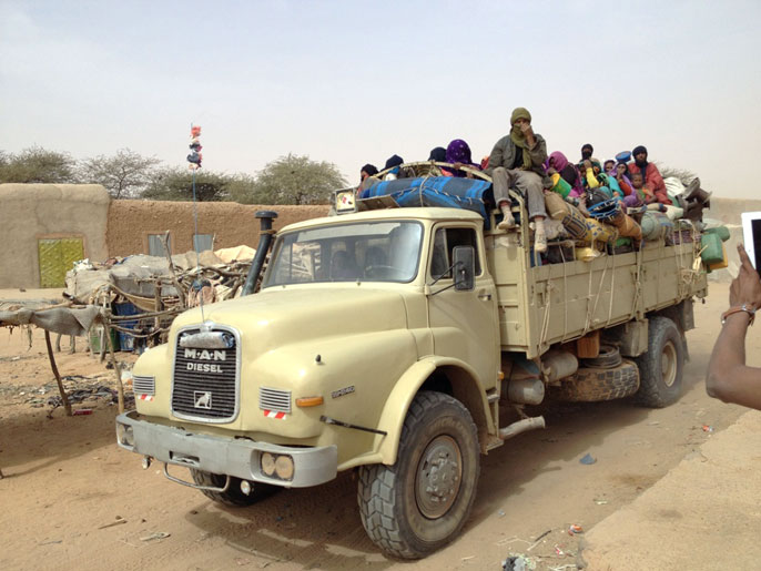 ‪مئات اللاجئين الماليين الجدد سينضمون إلى 60 ألف لاجئ تحتضنهم موريتانيا‬ (الجزيرة)