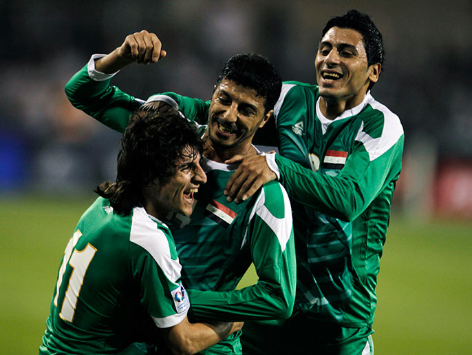 ‪(رويترز)‬ لاعبو العراق يسعون لمواصلة مشوارهم الناجح في البطولة 