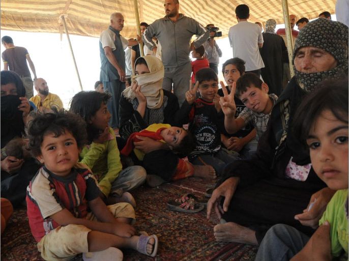 لاجئون سوريون لحظة وصولهم لمخيم الزعتري - ارشيف