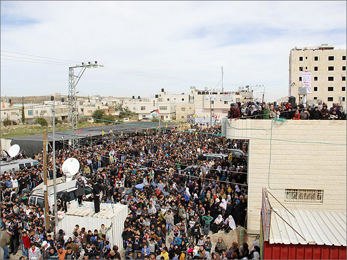 ‪الأراضي الفلسطينية لم تشهد منذ سنوات مسيرات تشييع بهذا الحجم‬ (الجزيرة)