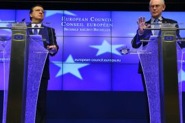 epa03573955 European Commission President Jose Manuel Barroso (L) and European Council President Herman Van Rompuy (R) during a press conference at the end of the European council meeting, at the European Council headquarters in Brussels, Belgium, 08 February 2013. EU heads of States gathered for a two-day summit starting on 07 February with the main purpose to agree on the next Multiannual Financial Framework (MFF). EPA/JULIEN WARNAND