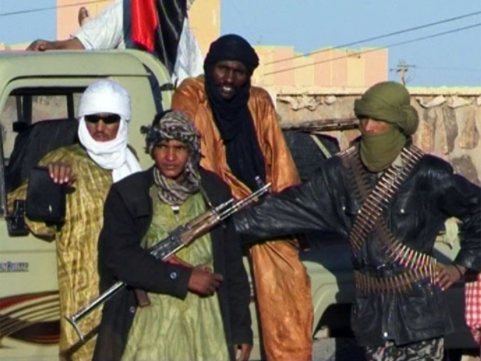 فرنسا تسعى لإنهاء سيطرة الجماعات الإسلامية على شمال مالي (الجزيرة-أرشيف)