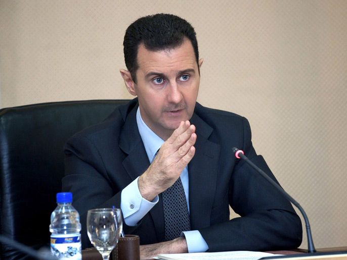 ‪الأسد عقد اجتماعا مع الحكومة الجديدة بعد تعديلها‬ 
الأسد عقد اجتماعا مع الحكومة الجديدة بعد تعديلها (الفرنسية)
