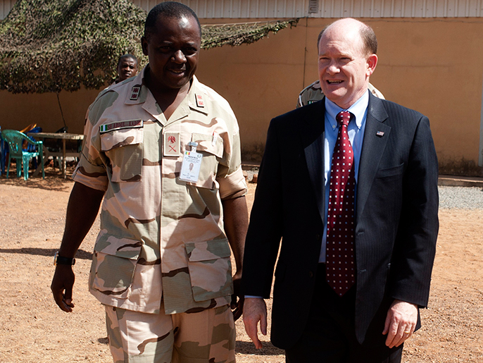 شيهو عبد القادر (يسار) توقع ارتفاع عدد الجنود الأفارقة بمالي إلى 8000 جندي  (رويترز-أرشيف)