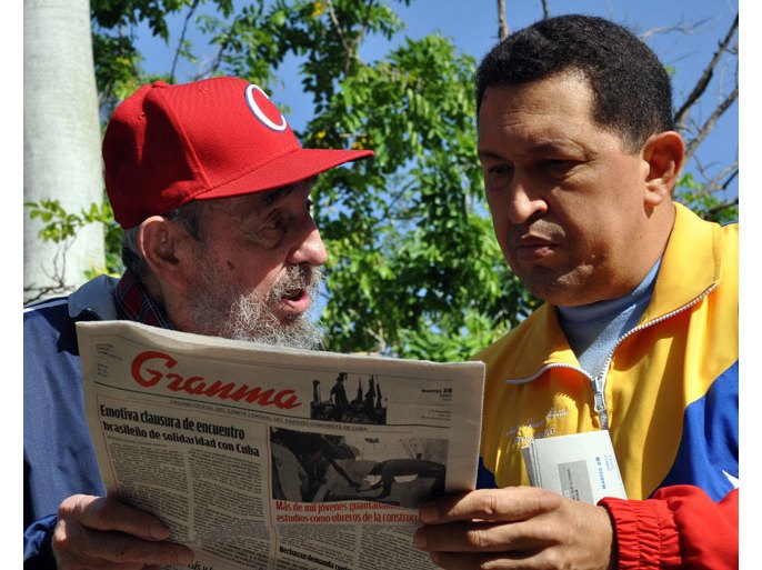 epa02801644 A picture provided by Granma on 29 June 2011 shows Venezuelan President Hugo Chavez (R) during a meeting with Cuban leader Fidel Castro (L) in Havana, Cuba, 28 June