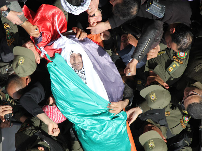 ‪المنظمة الإسرائيلية أشارت لشبهات في مقتل عرفات جرادات وغيره‬ (الجزيرة)