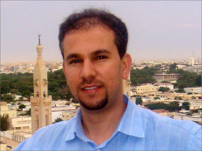 عبد النور بوخمخم: الصحيفتان متحررتان من آليات السلطة المستعملة في تدجين الصحف(الجزيرة)