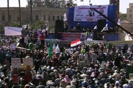 تظاهر مؤيدو الأحزاب الإسلامية بميدان النهضة بالقاهرة