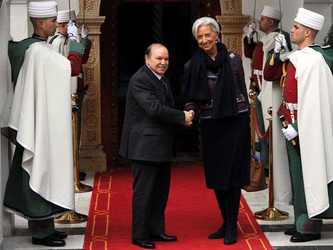 ‪لاغارد التقت أمس بوتفليقة وقالت إن اقتصاد الجزائر في مسار صحيح‬ (الأوروبية)