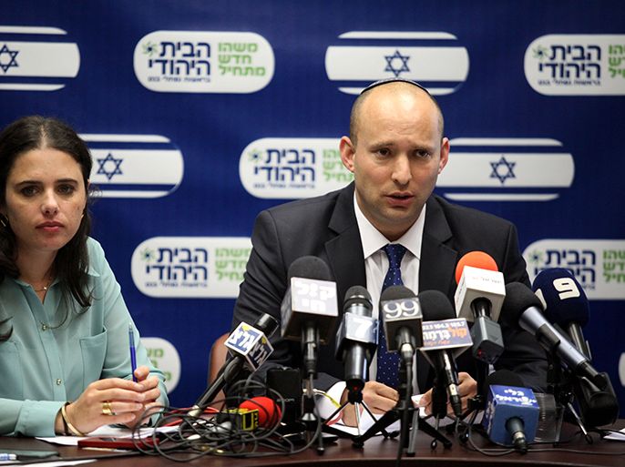 epa03630481 Naftali Bennett (R), head of Israel's Jewish Home party speaks during a faction meeting of the Bait Yehudi Party at the Israeli 'Knesset' parliament, in Jerusalem, 18 March 2013. Others are not identified. Israel's parliament, the Knesset, convened 18 March ahead of casting its vote of confidence in the new centre-right government of Prime Minister Benjamin Netanyahu. The premier only managed to finalise his coalition on 15 March, a day before the deadline. EPA/ABIR SULTUN
