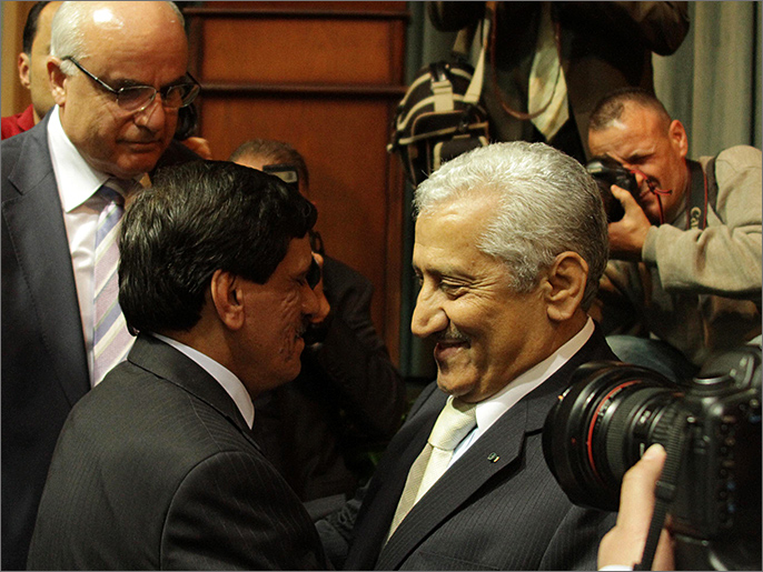 ‪النسور خلال لقائه رئيس البرلمان سعد السرور‬ (الجزيرة نت)