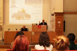 جانب من محاضرة السفير الفلسطيني عن القدس قدمها اكاديمي بريطاني من الجامعة