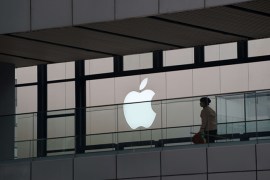 An Apple logo is displayed at a shopping mall in Beijing on March 29, 2013. Apple is to face "strengthened supervision" from China's consumer watchdogs, state media reported, as the US computer giant is hit by a barrage of negative publicity in the country. AFP PHOTO / Ed Jones